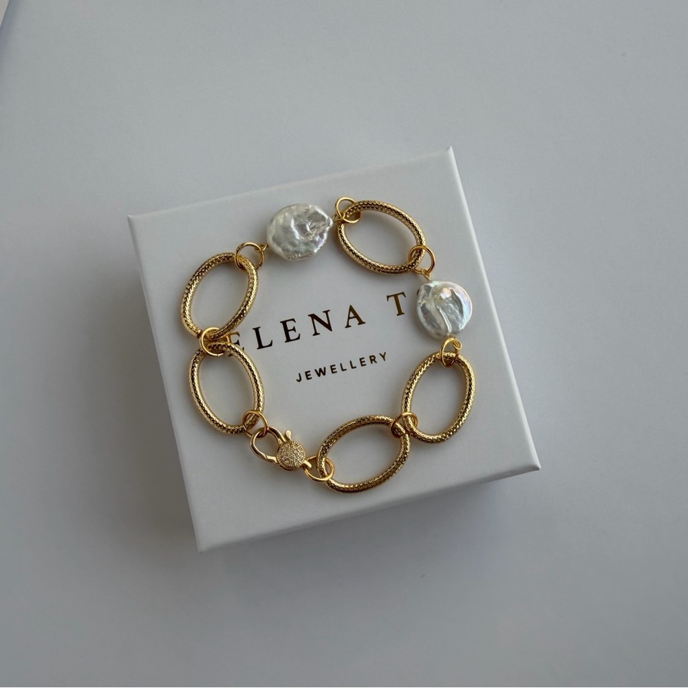 713 Gold Bracelet with Pearls Accents